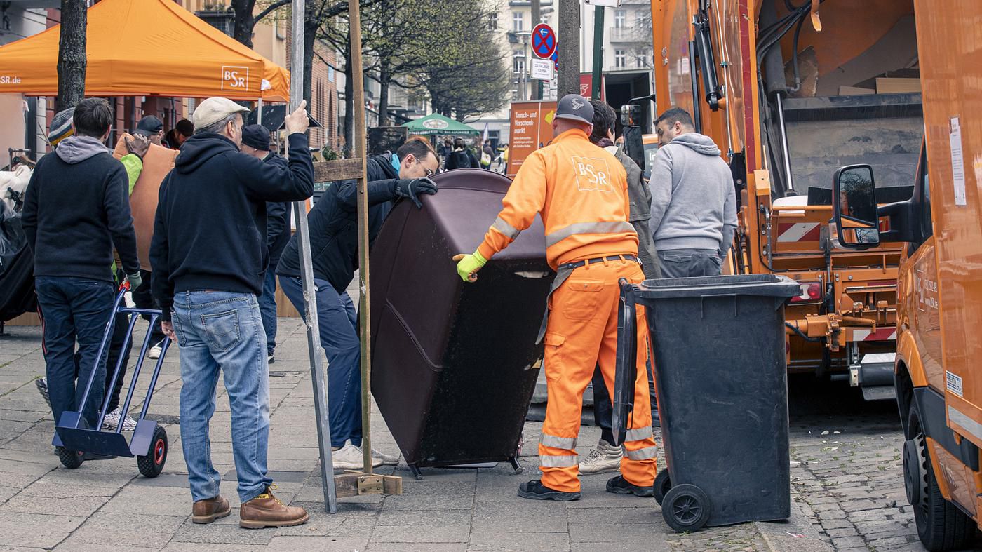 „Kieztage" bei der BSR: Hier können Berliner Sperrmüll abgeben - und alte Schätze mitnehmen