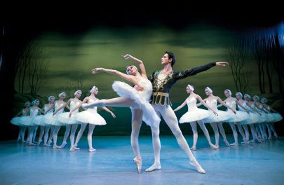 ♫ Schwanensee mit dem St. Petersburg Festival Ballet