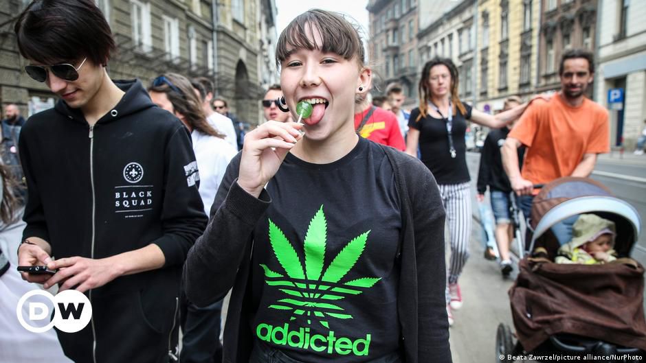 Poland: Cannabis for everyone? - DW - 11/23/2022