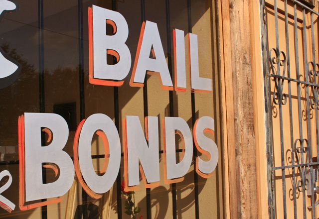 Illinois lawmaker proposes ending cash-bond system
