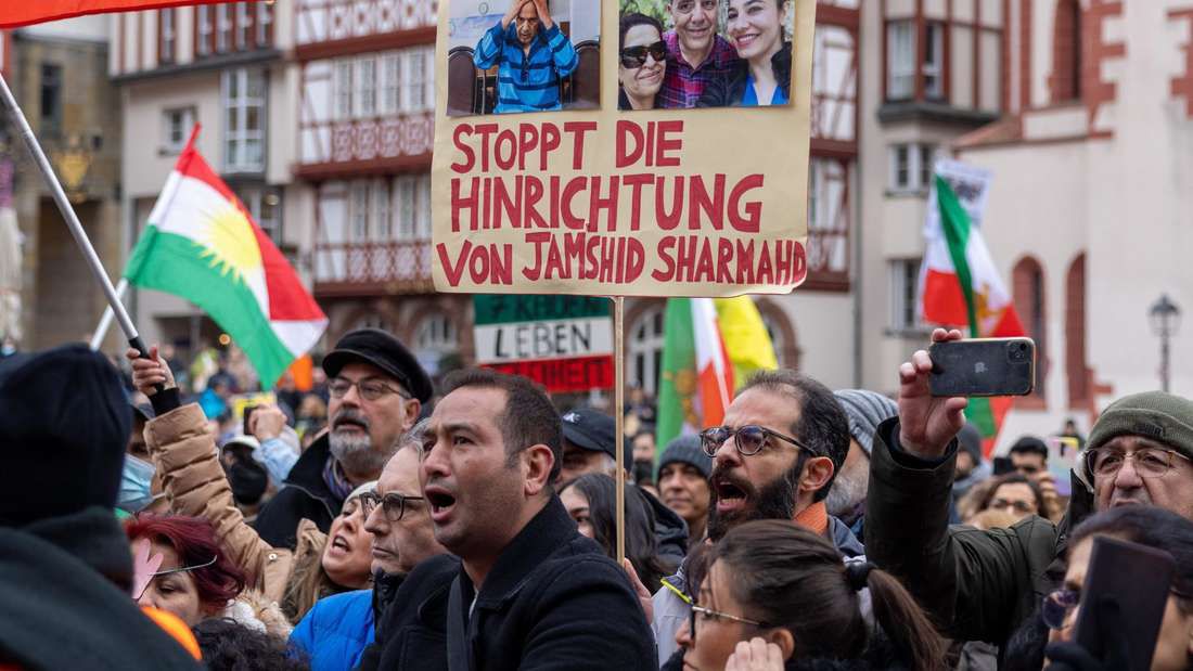 Frankfurt: Solidarität mit iranischen Mädchen und Frauen
