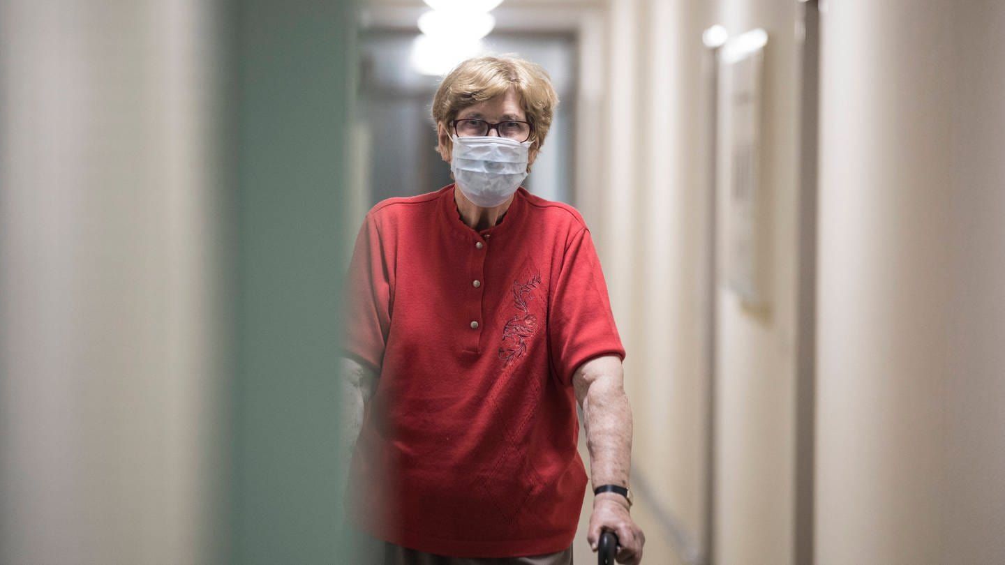 Pflegeheime in der Pandemie - Isolation und Einsamkeit