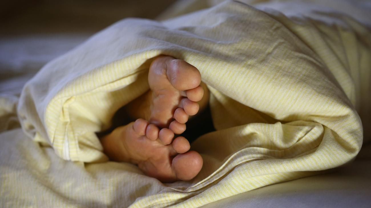Faktencheck: Mythen um die Nachtruhe: Ist nackt schlafen unhygienisch?