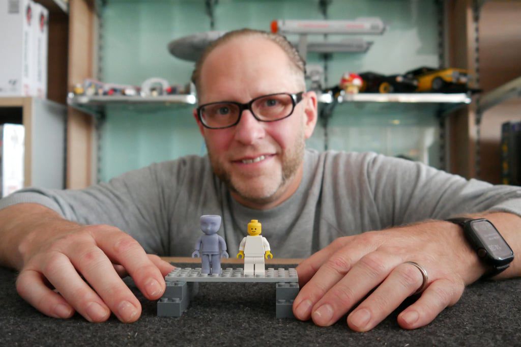 Paderborner Spielzeughändler bringt nach Legostreit eigene Spielfigur auf den Markt
