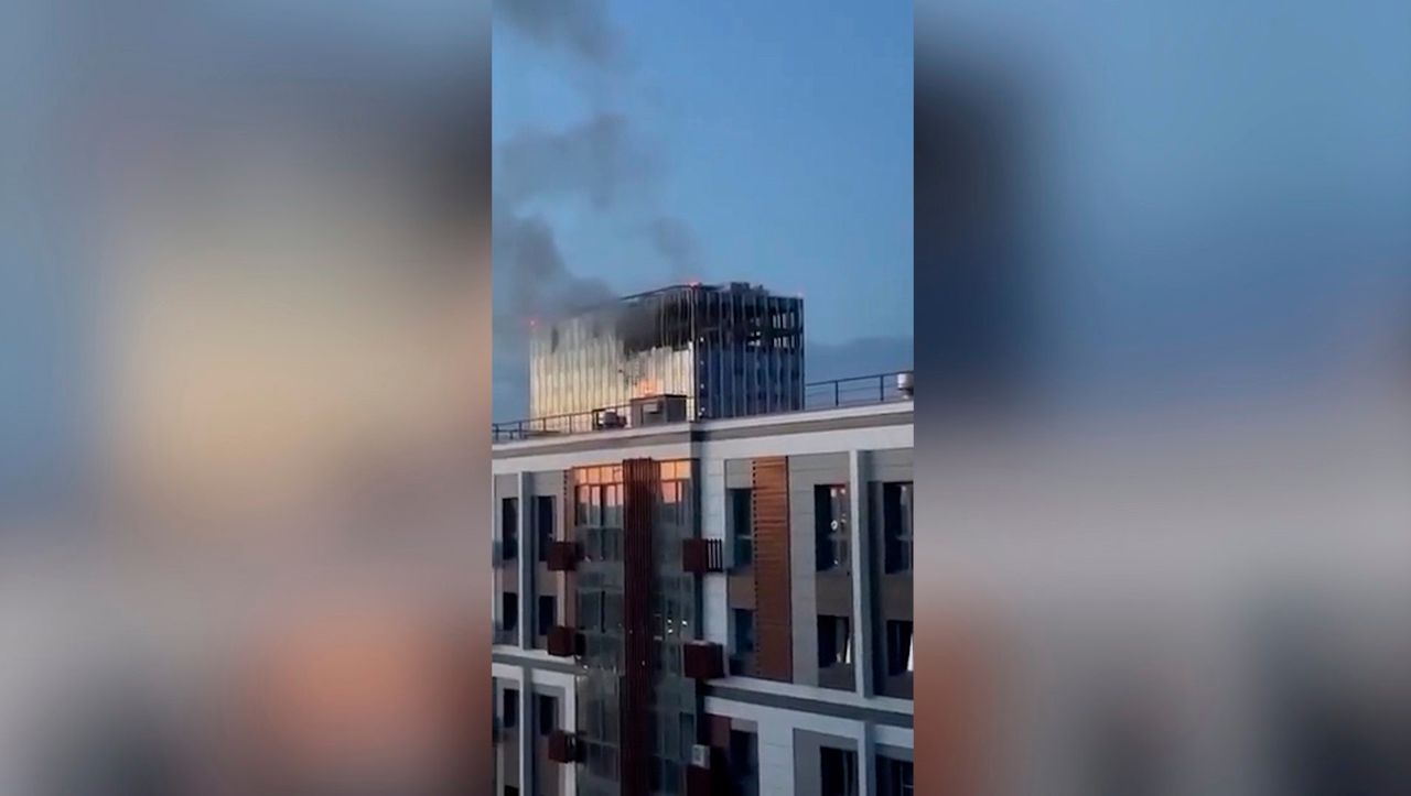 Explosion in Bürogebäude: Handyvideo soll Drohne über Moskau zeigen