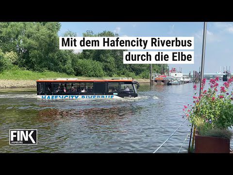 Hafencity Riverbus: Mit dem Bus durch die Elbe