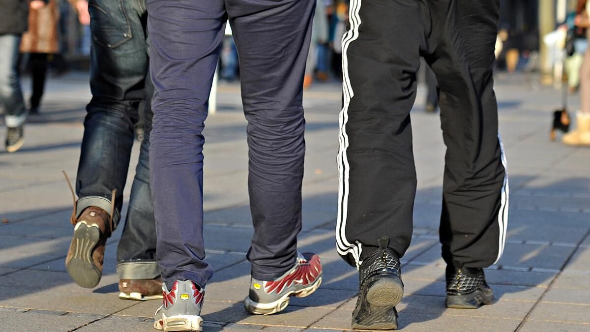 Bauchfrei oder in Jogginghose zum Schulunterricht? Wie man in Würzburgs Schulen mit Kleidungsvorschriften umgeht