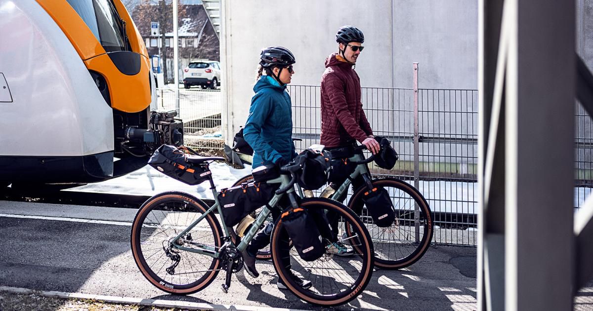 E-Bike transportieren: Tipps für Auto, Bahn & Co