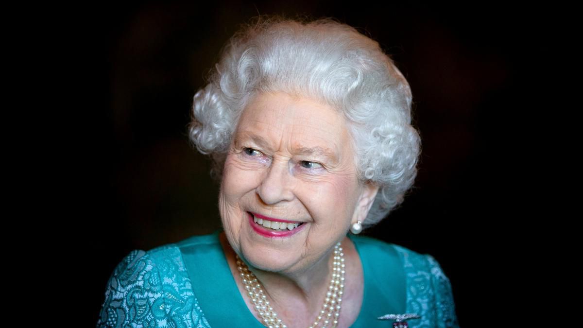 Queen Elizabeth II.: One Year On - Navigating Change - WELT
