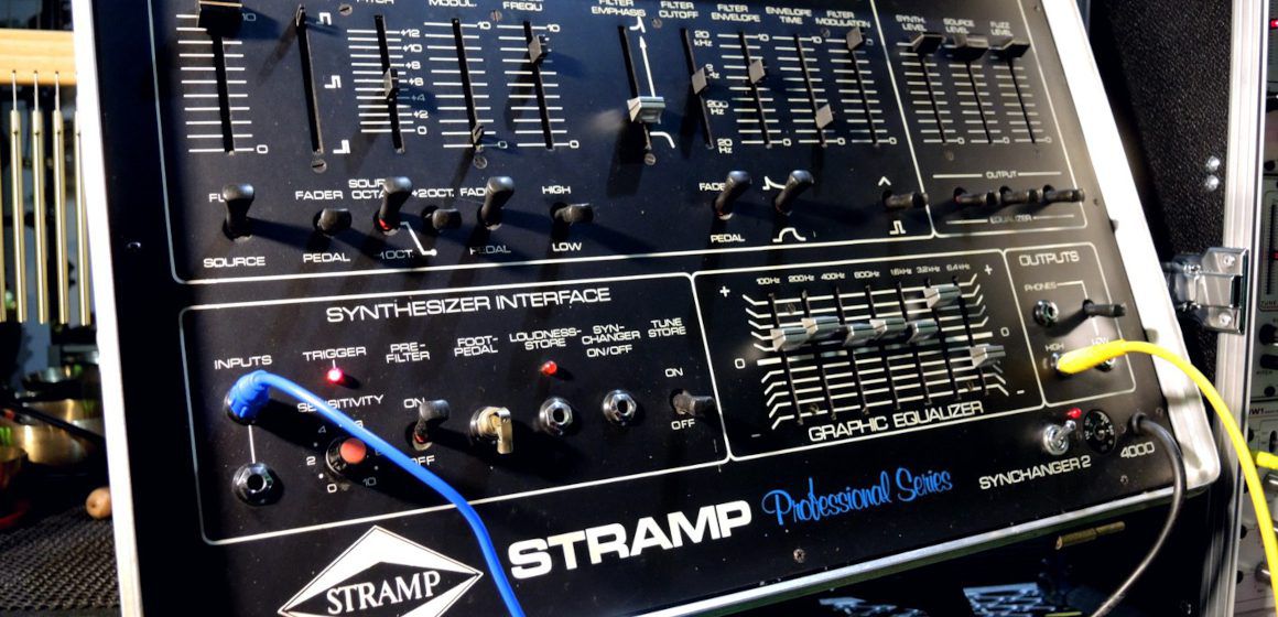 Blue Box: Stramp Synchanger 2 4000 (1976), Guitar-Synthesizer - AMAZONA.de