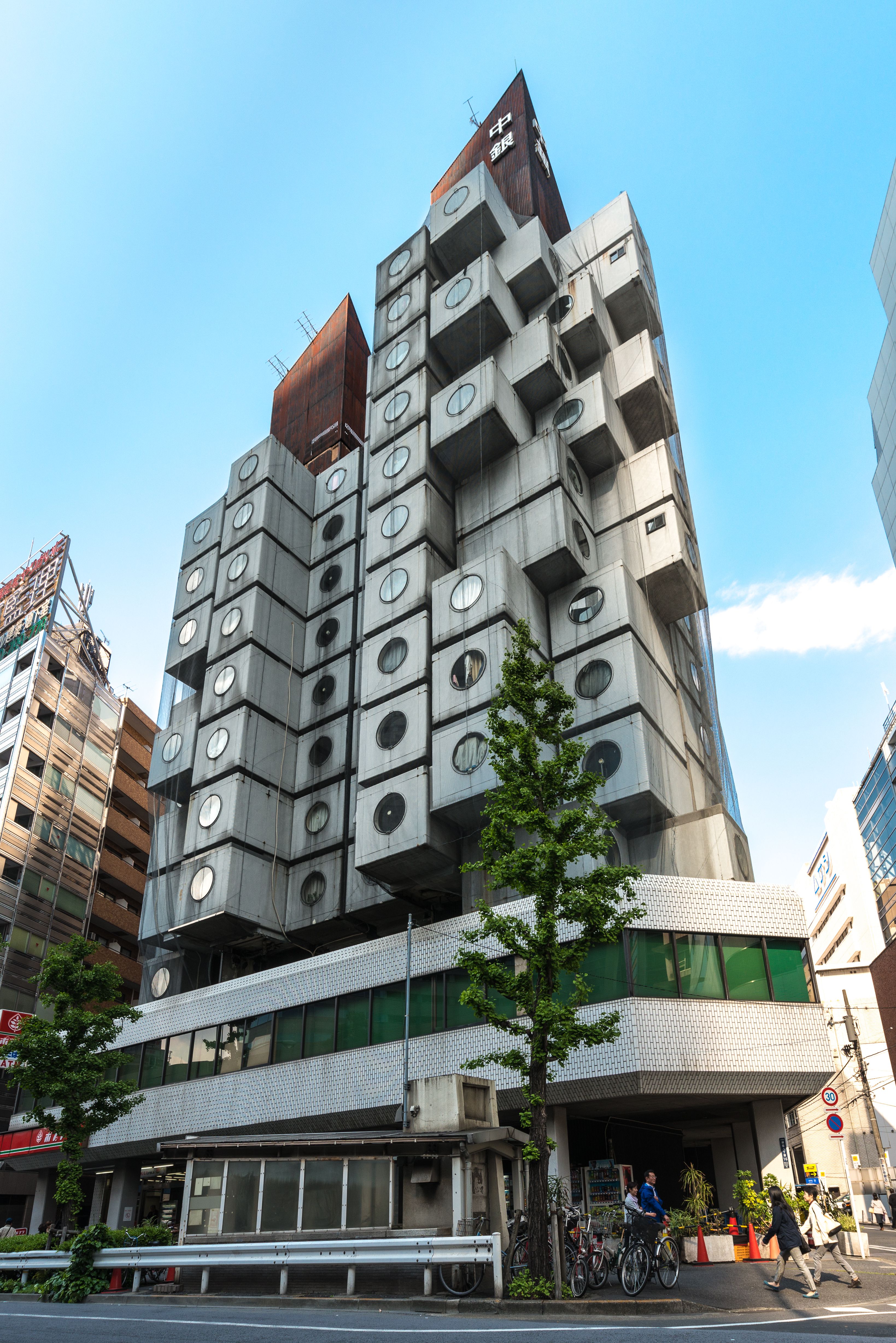 Ende eines Kolosses: Der brutalistische Nakagin Capsule Tower in Tokio wird abgerissen