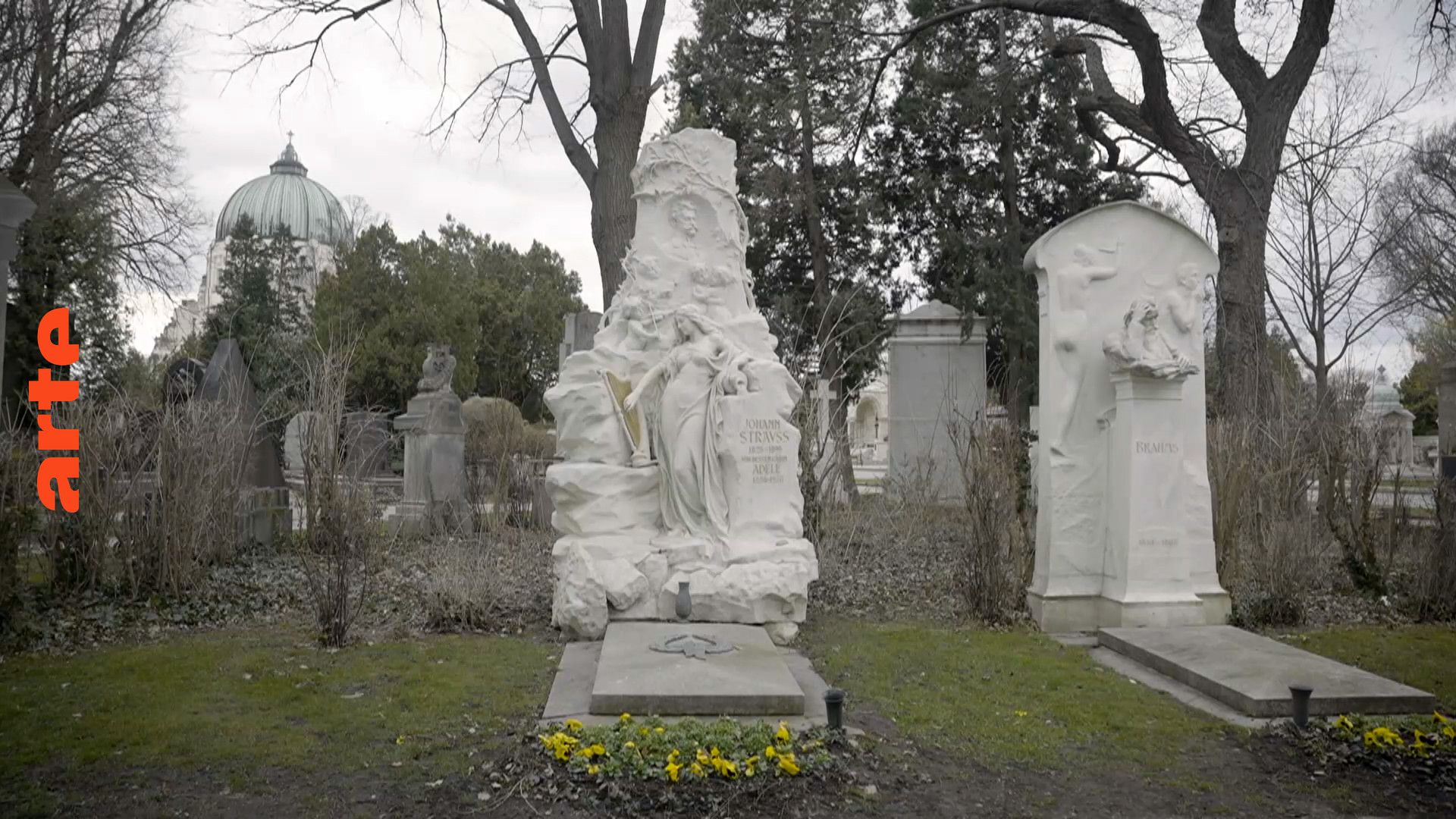 Quand le cimetière devient un lieu de vie - Regarder le documentaire complet | ARTE