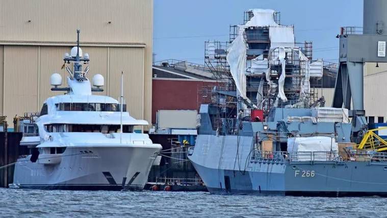 Putins Privatjacht liegt in Hamburg neben deutschem Kriegsschiff
