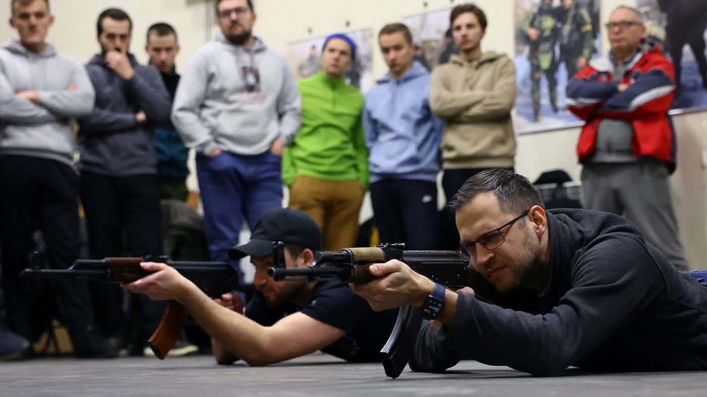 Was zieht junge Deutsche in den Ukraine-Krieg?: „Sie spüren einen starken Druck, ihre Männlichkeit auszubilden"