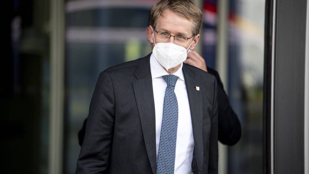 Ministerpräsident Günther räumt Fehler bei Pandemie­bekämpfung ein