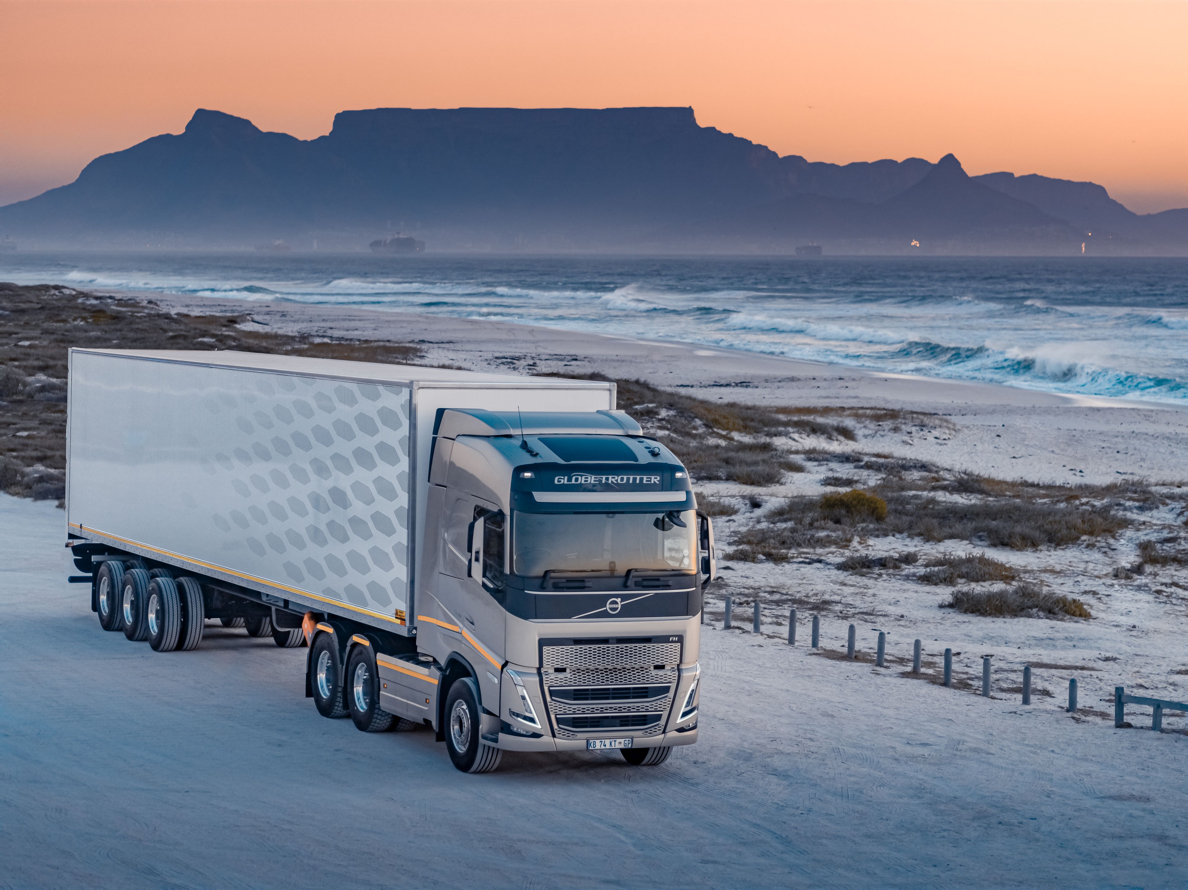 Volvo Trucks FH turns 30