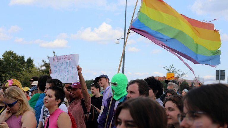 Queere Menschen in Polen und Brandenburg kämpfen zusammen für ihre Rechte