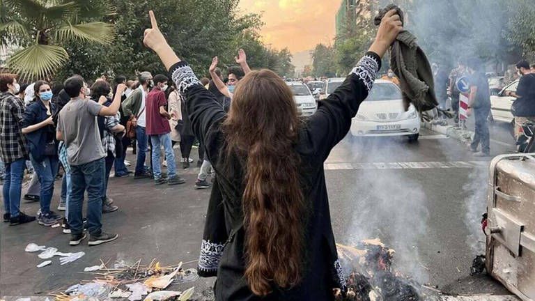 Wut unter dem Schleier - Was bewirkt der Protest im Iran?