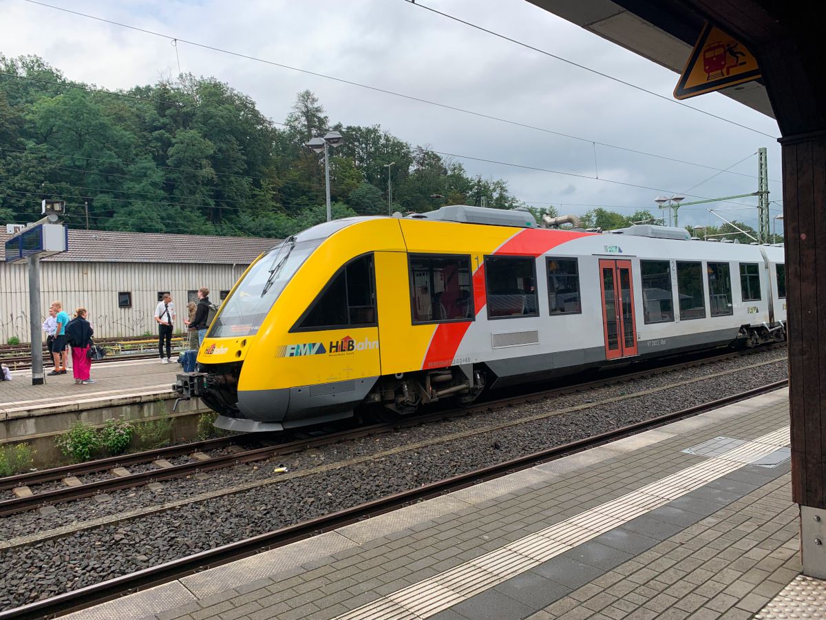 Kommunikationsdesaster der Deutschen Bahn verärgert Pendler auf Siegstrecke