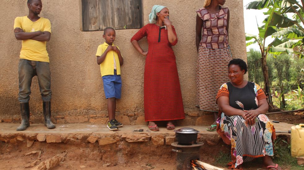 Angeblicher Klimaschutz - Die verlorenen Kocher von Ruanda