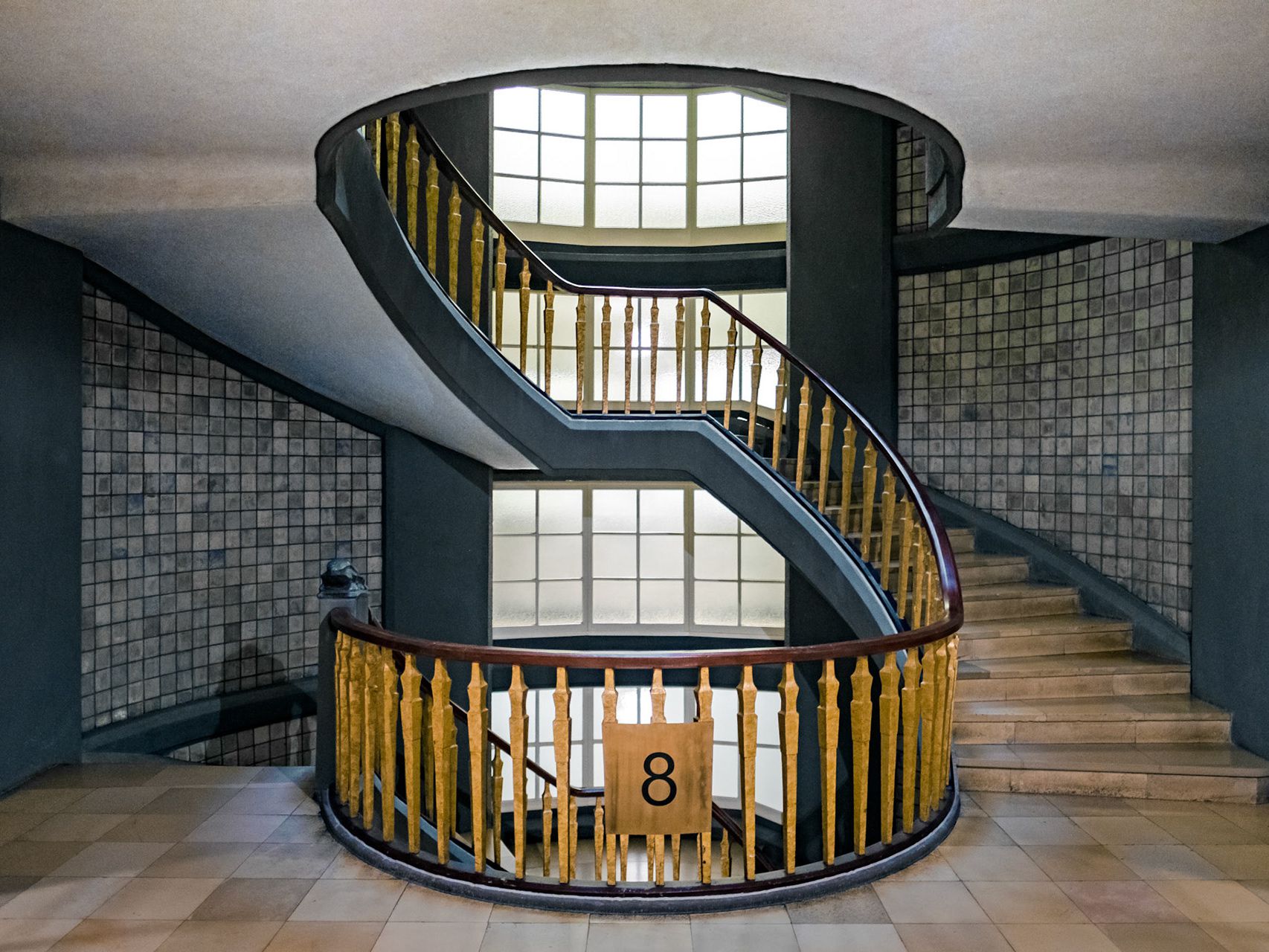 Hamburg - 8 staircases and 150 years of history