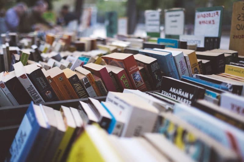 10 Tricks to Get Textbooks For Less Money