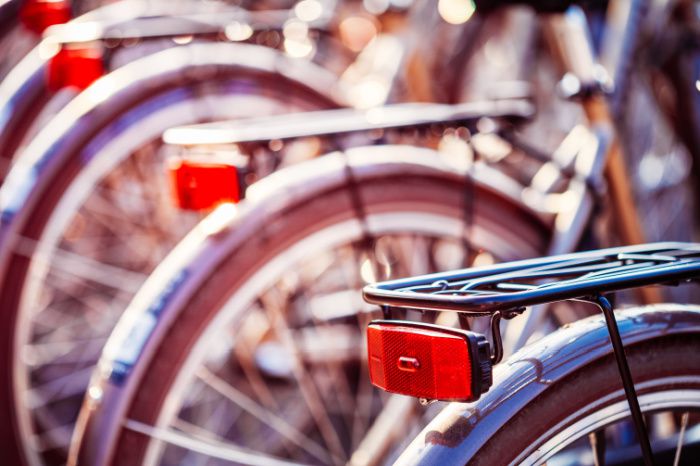 Saisonstart: Händler sollten Verkehrsfähigkeit von Fahrradteilen prüfen