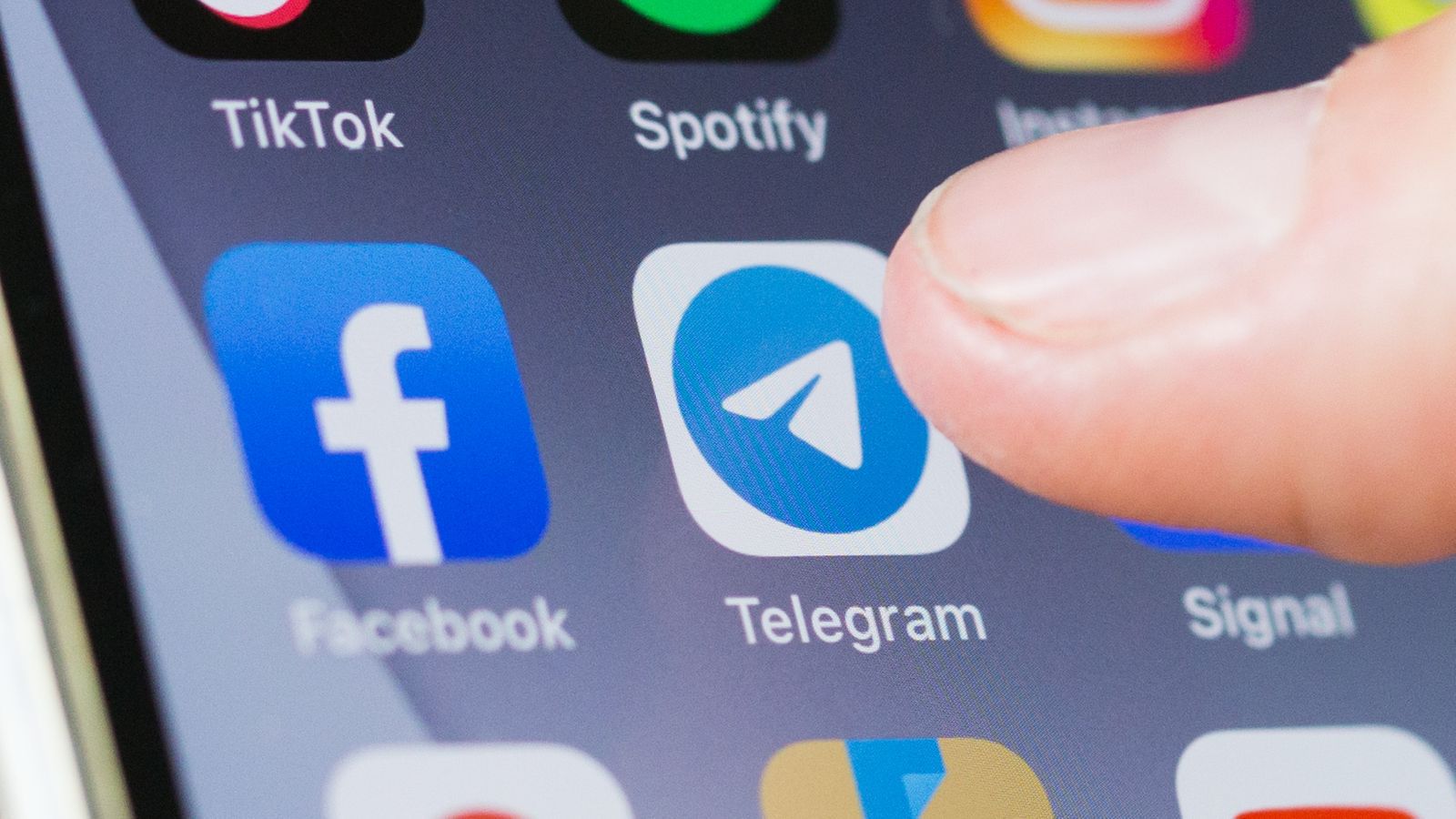 Telegram: Wie Ungeimpfte sich in eine Parallelwelt flüchten