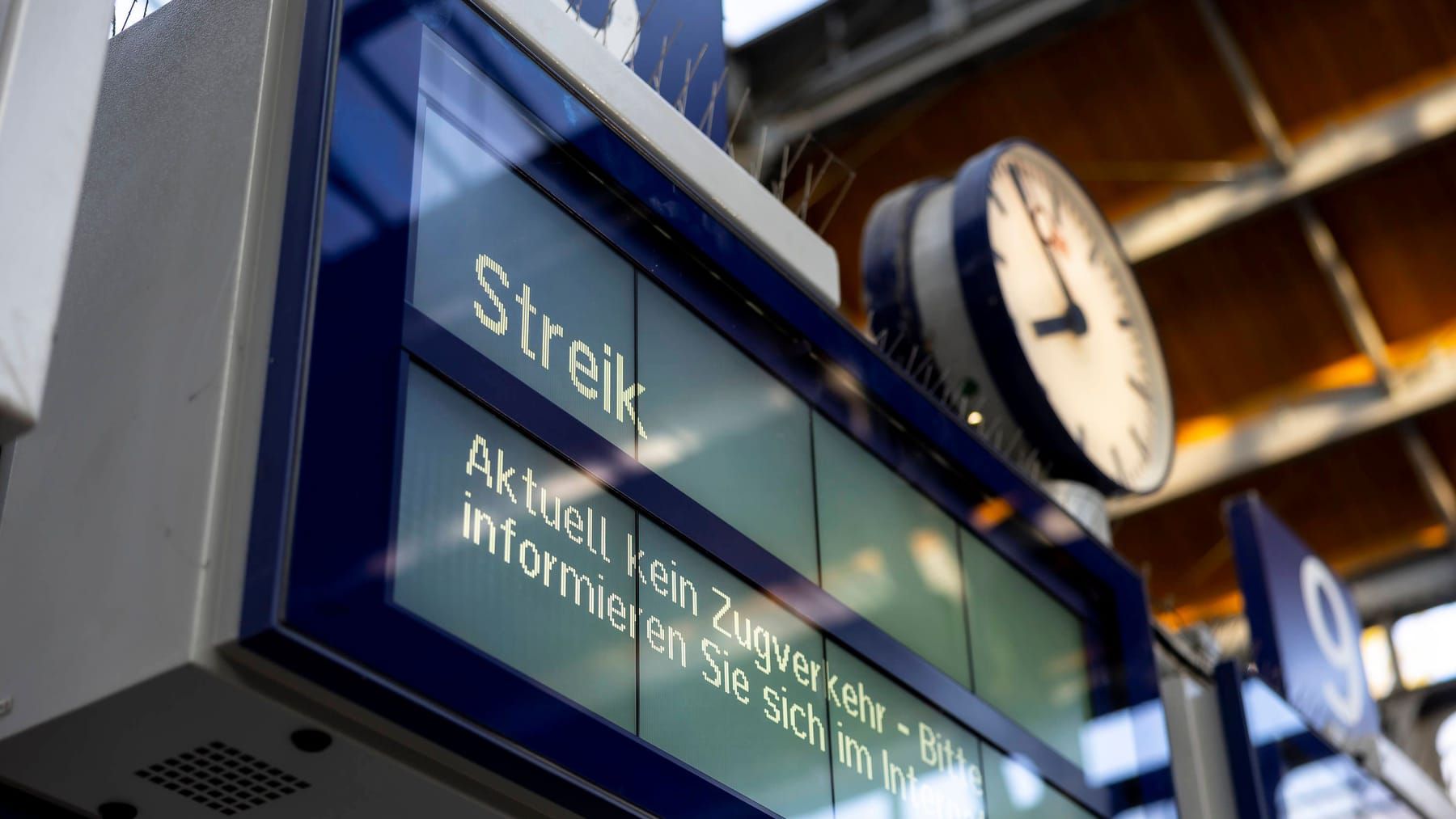 EVG und Deutsche Bahn im Tarif-Streit: Das bedeutet der Konflikt für Pendler und Reisende