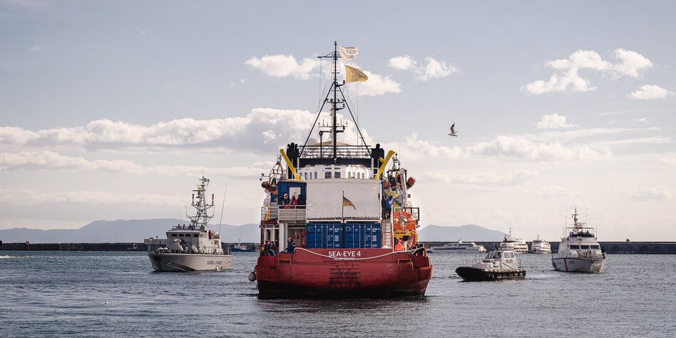 Seenotretter über Lampedusa: „Die Boote sinken sofort"