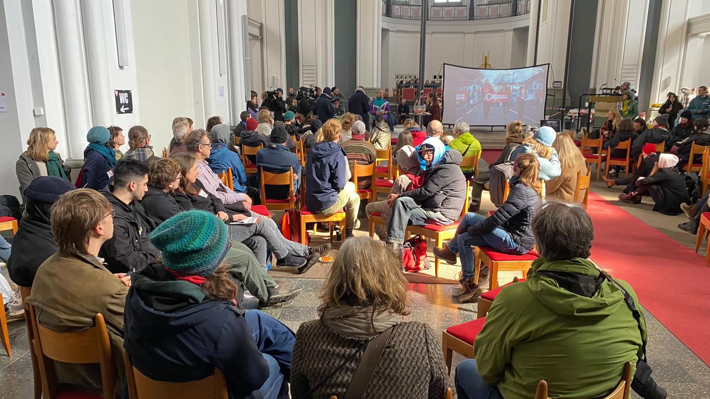 Kaffee, Stuhlkreis, Protesttraining: So bereiten sich die Klimaaktivisten auf die Blockaden in Berlin vor