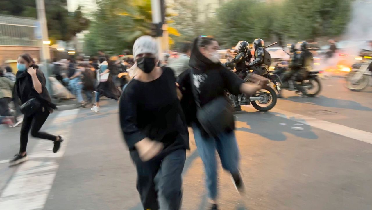Iran: Wie stark sind die Proteste gegen Kopftuch und Regime?