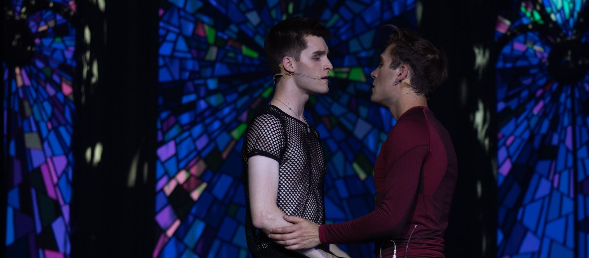 Liturgie und Queerness: Musical "Bare" thematisiert Glaube und Kirche