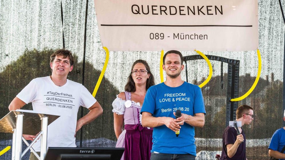 Markus Haintz bei einer Querdenker-Kundgebung in Mnchen Archivbild Er ist seit Beginn ein fhrender Kopf der Querdenken-Bewegung