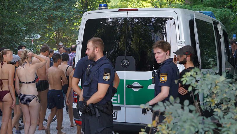 Polizei im Englischen Garten: Zwischen Eisbach und Eskalation
