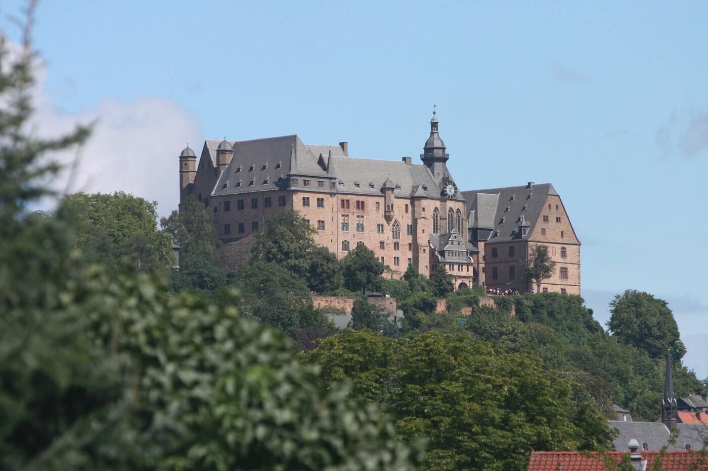 Umsonst & draußen: Das Marburger Schlossfest 2023 überzeugt mit diesem Programm!