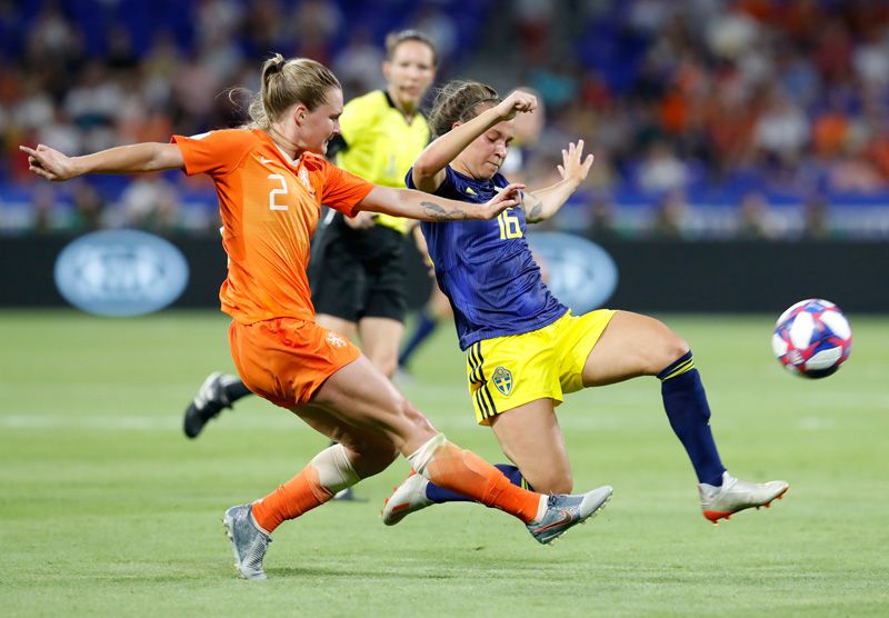 Frauenfußball-WM in Frankreich: Und der Ball rollt doch