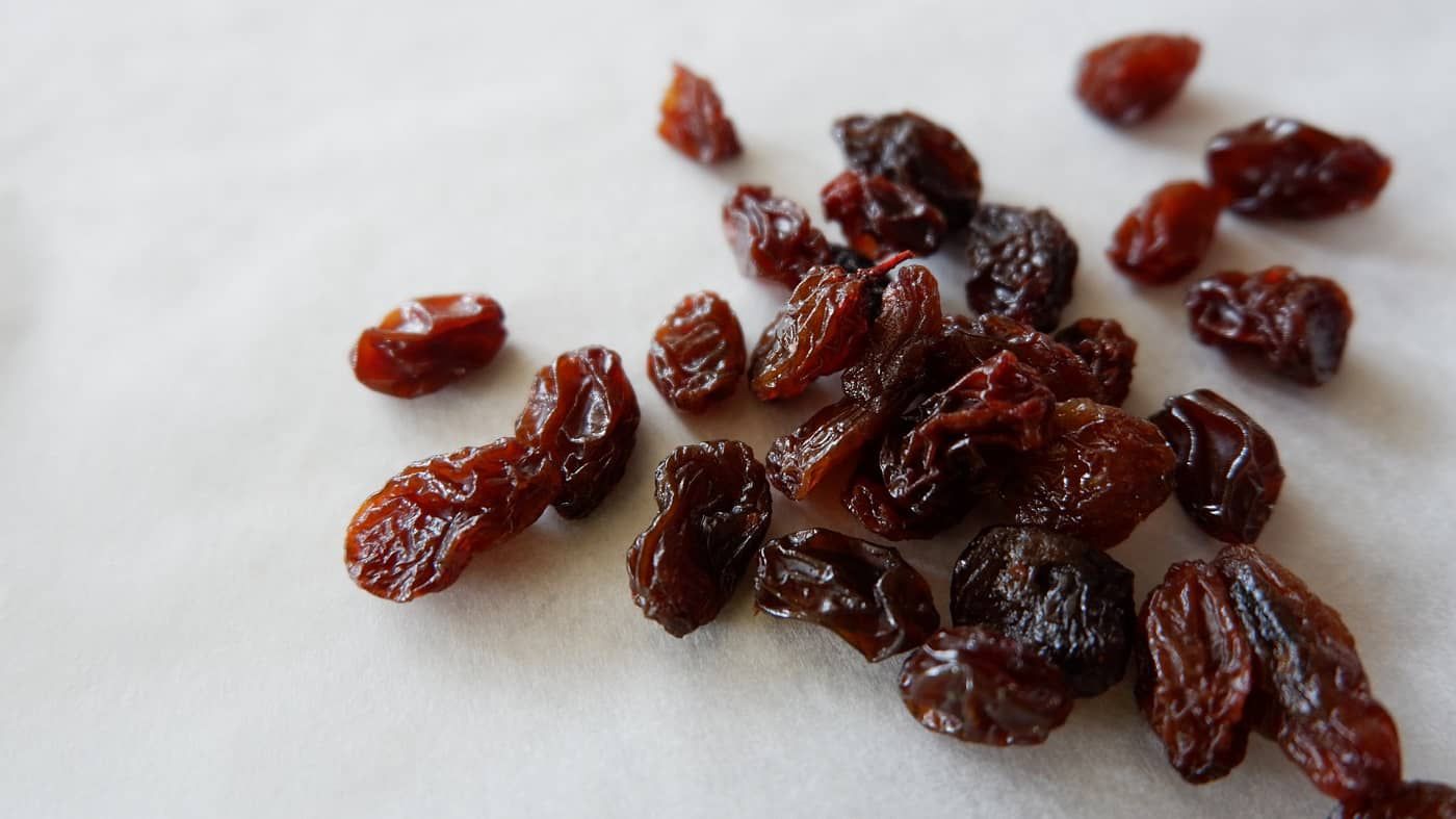THE 5 THINGS TECHNIQUE: Learning about mindfulness by staring at a raisin