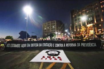 Die Proteste richteten sich auch gegen Streichungen bei der Bildung und die Inhaftierung Lulas