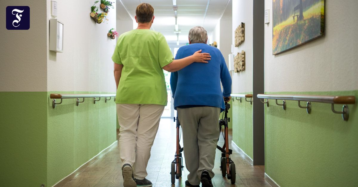 Wenn Oma ausziehen muss: Die dramatische Pleitewelle bei Pflegeheimen