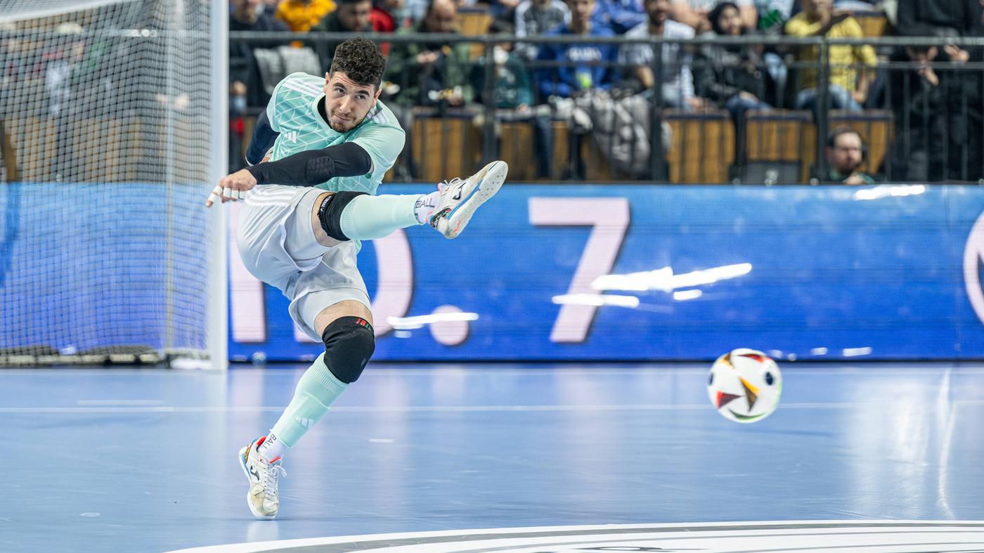 Starke Spitze, fehlende Breite: Nationaltorwart Pavlos Wiegels über den Frust im Futsal