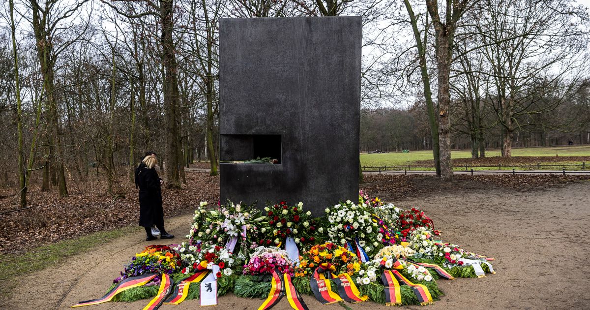 Man tried to burn memorial for gay victims of Nazis in Berlin, police say