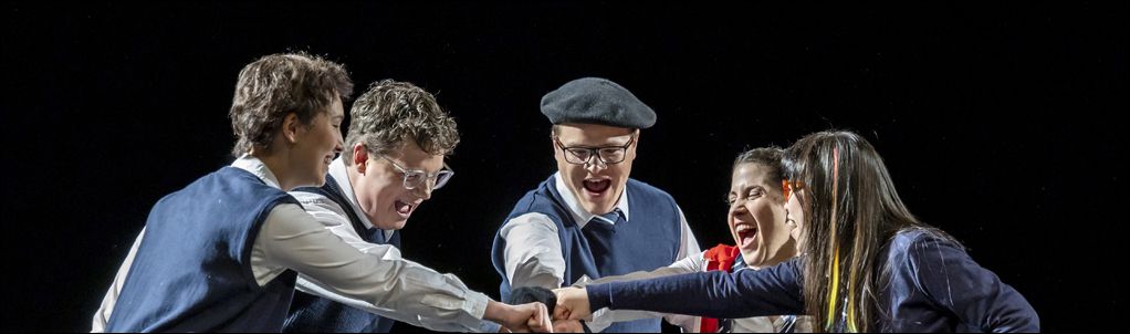 Deutsche Oper am Rhein: „Das fliegende Klassenzimmer“ begeisterte ein junges Publikum im Theater Duisburg