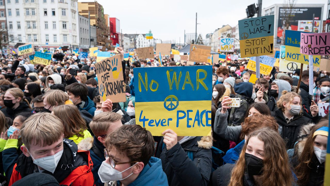 Ukrainekrieg: Zehntausende Schülerinnen und Schüler demonstrieren für Frieden