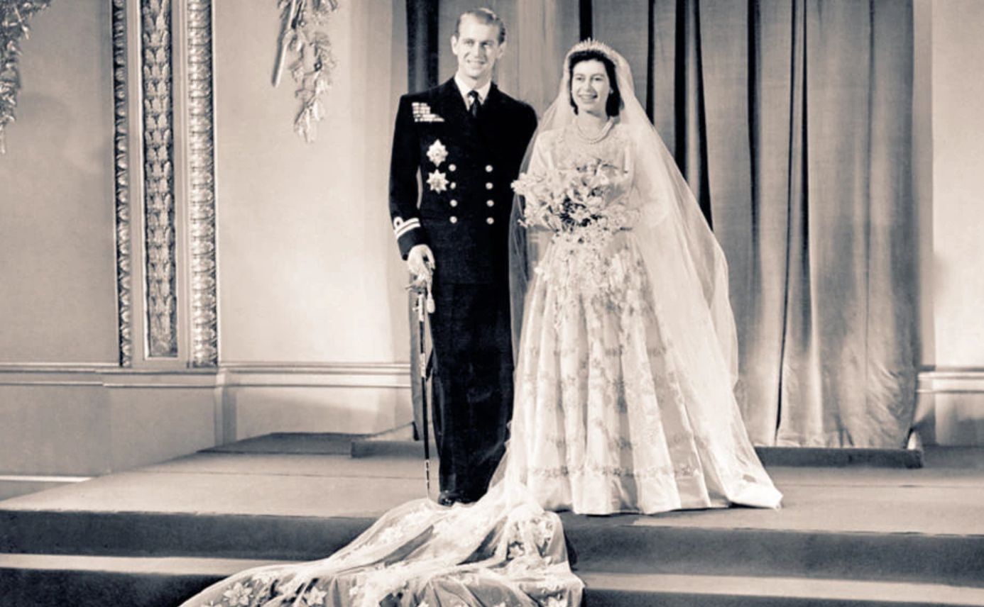 Вышла замуж за родственника и другие достижения покойной Елизаветы II