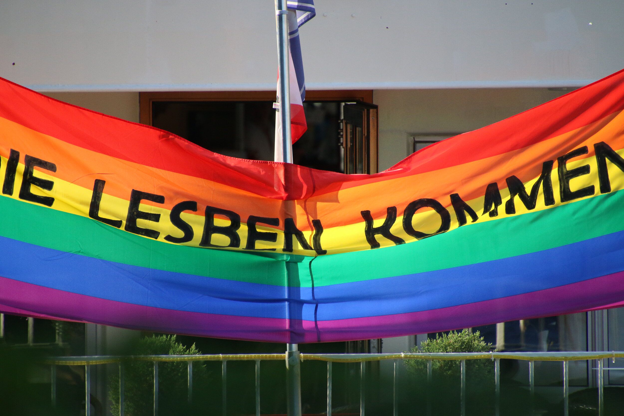 Die Lesben kommen auf dem Dyke March Berlin Copyright Die BEGiNE