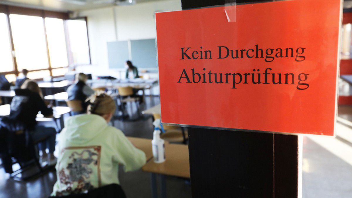 Mathe-Abi 2021 in Bayern: Lehrer über die Schwierigkeit