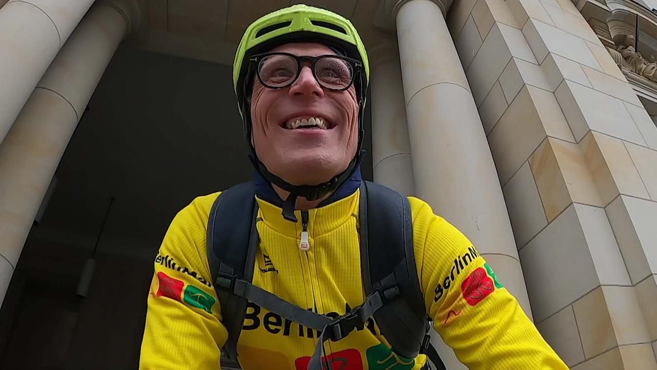 Kipchoge-Wasserträger "Bottle Claus" trainiert für Extrem-Radrennen