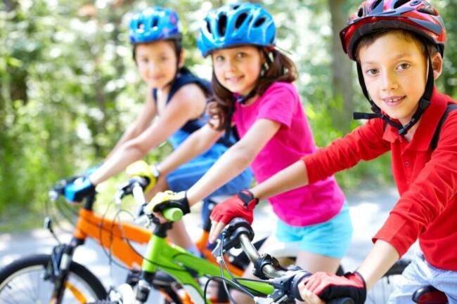 Radfahrende Kinder | Kinder mit Fahrrad | Archivfoto | (c) Sylwia Aptacy - Pixabay