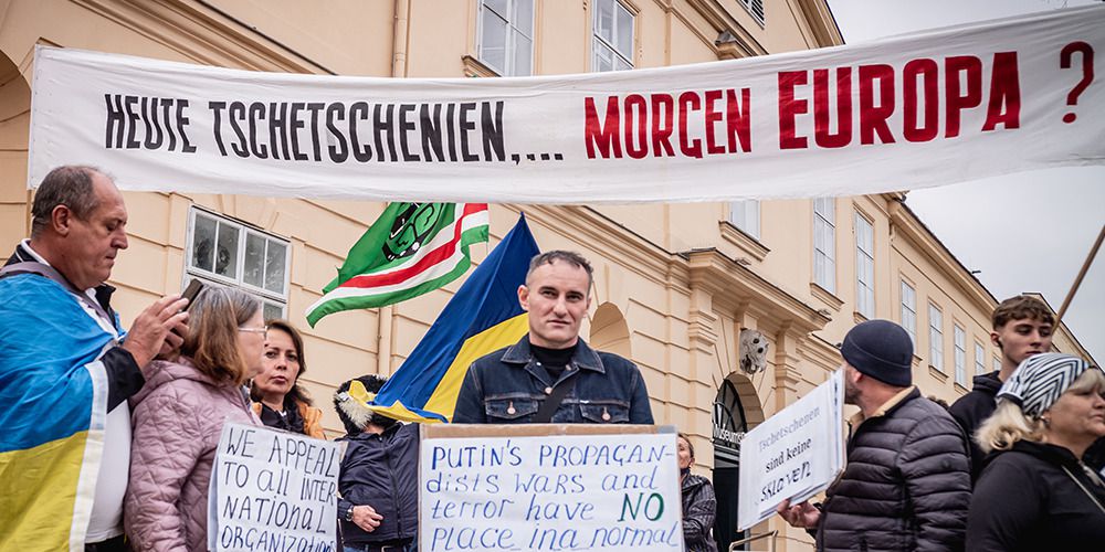 Tschetschenen: "Warum schickt ihr unsere Kinder in den Tod?" - Reportage